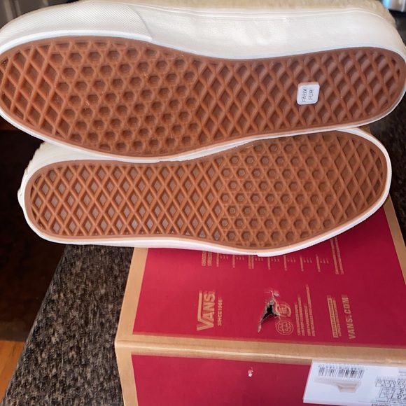 Vans Vans Wmns SK8 Hi Tapered Cozy Hug Mojove Desert  (no lid on box) Faux Fur - Picture 6 of 9